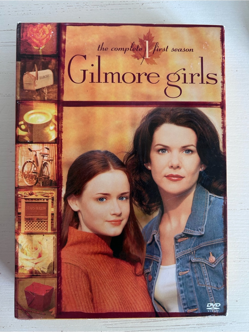 Gilmore Girls: Complete Season 1 DVD Box Set (Original Release)